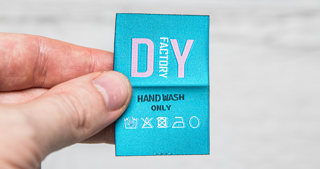 Etichetta per cucire capi